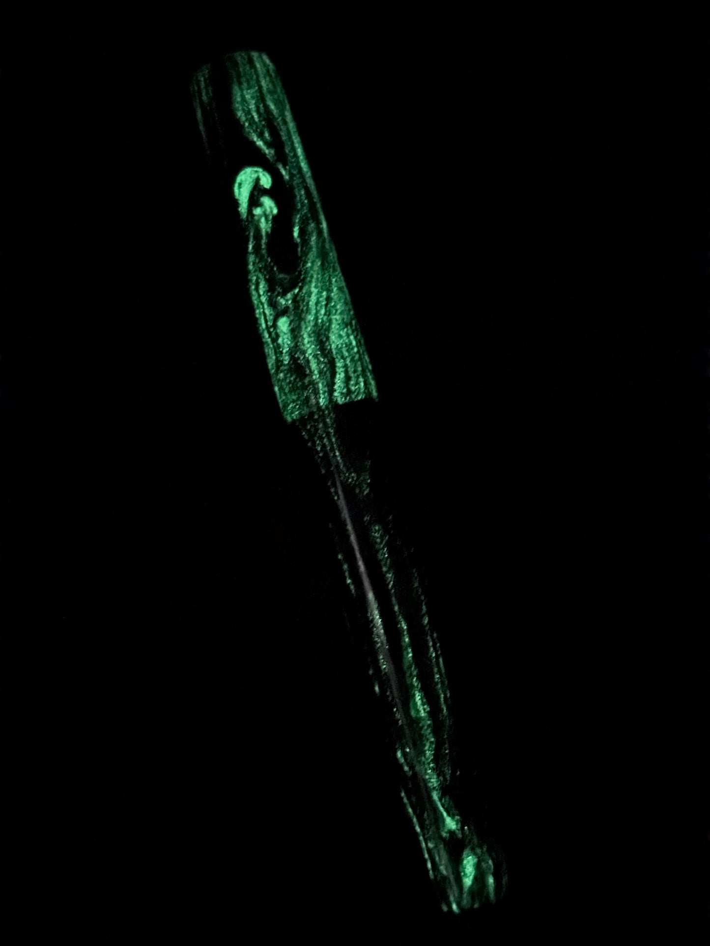 It GLOWS fountain pen