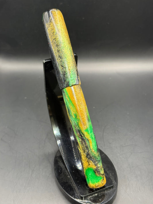 Weekend at Paddy’s kitless fountain pen